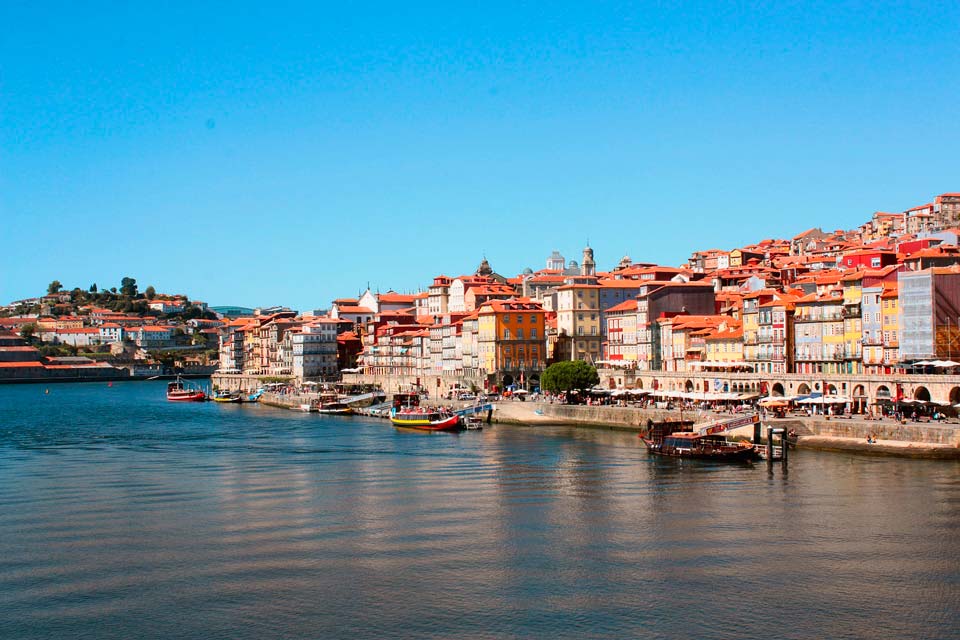 Travel in couple to Porto